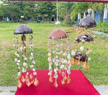 Gantungan Pintu Kerang